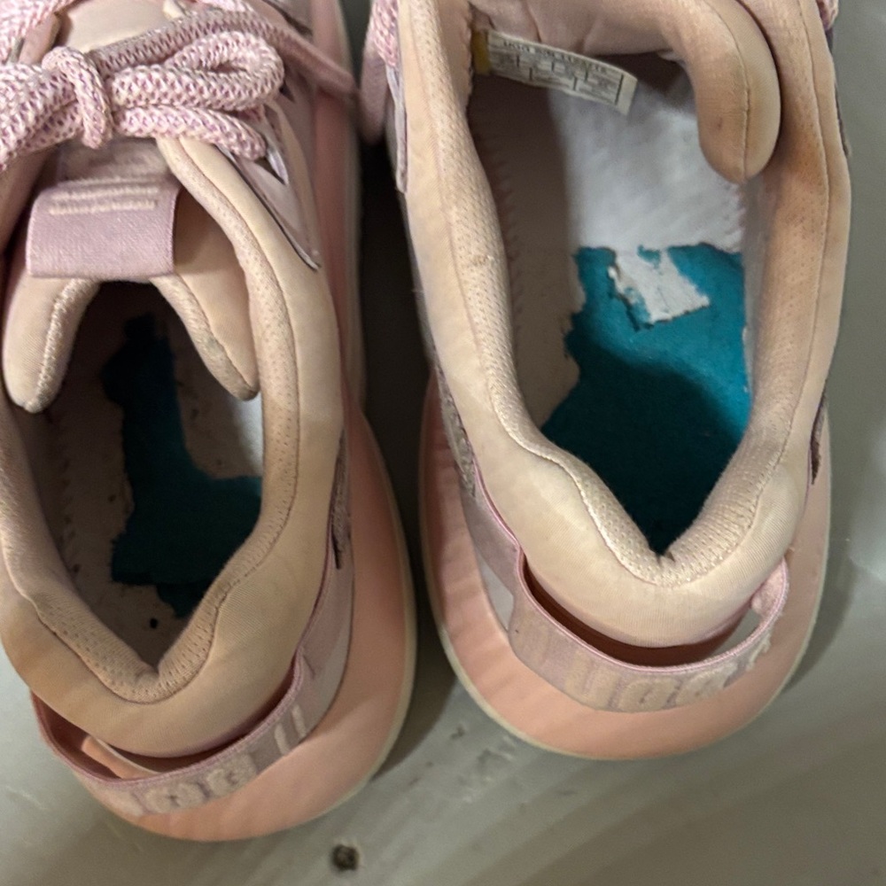 UGG Women's Pink and Cream Sneakers - Picture 13 of 13